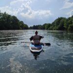 Stand-Up-Paddling mit Hund am Menzelner See (Wesel-Alpen)